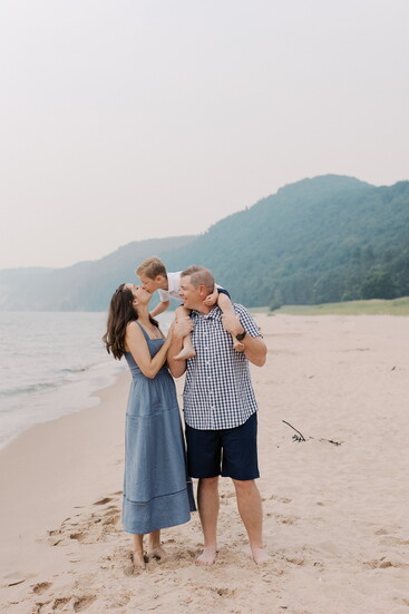 The Scheffler Family - Photo by: Kellie Hetler Photography