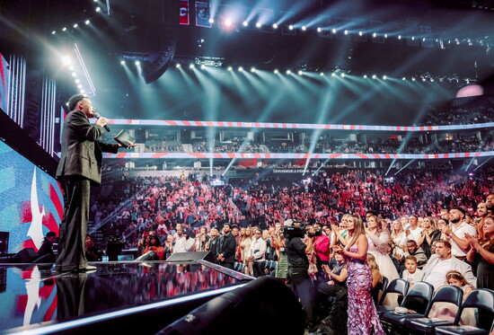 Tauren hosting the 56th Annual Dove Awards