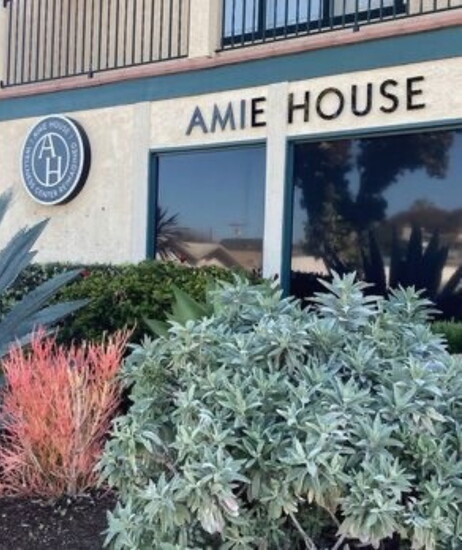 Find Amie House at 412 S. PCH (between Pearl & Ruby) — parking in the back.