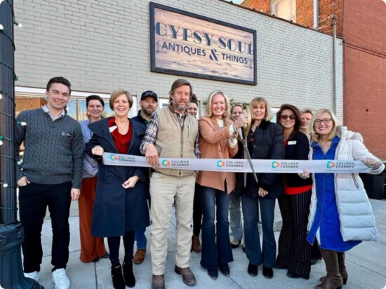 Lindsey Blackwood at the ribbon cutting for her business