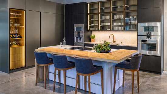 Charlotte showroom on Pecan Avenue