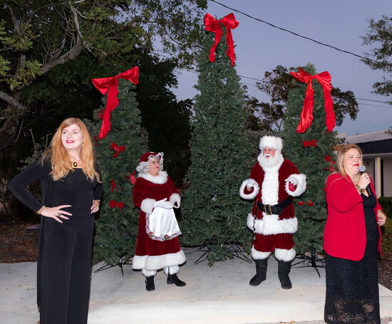 The Annual Tree Lighting Ceremony in Bayshore Hosted by The Bayshore District