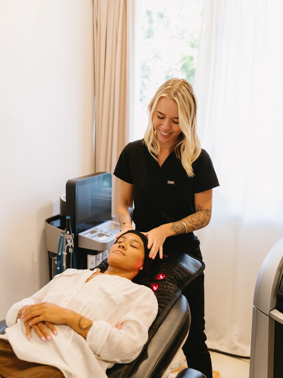 Nala Foti-Cowan, Aesthetician