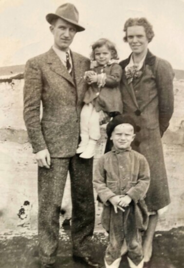 Norman Weber as a child with his family in Germany