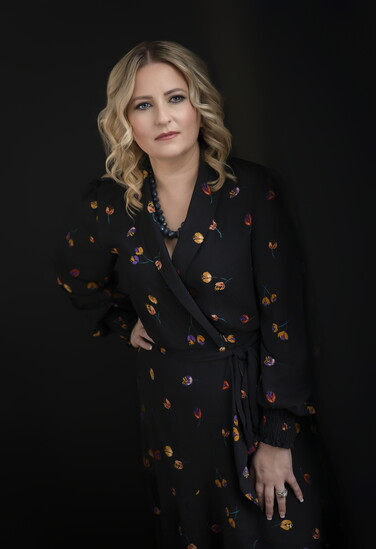 Tracey Hulbert photo by Empowering Portraits