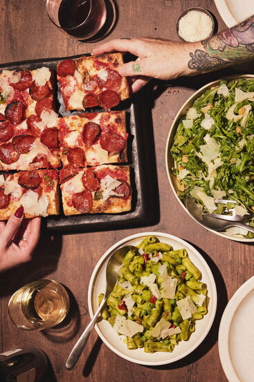 Palermo Pizza Club’s Best Pizza Family Meal