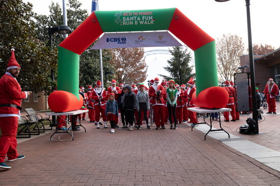 Santa Fun Run. Photo Credit: Franklin Knox Photography