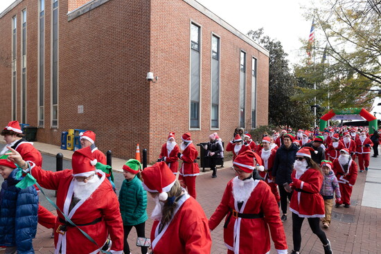 Santa Fun Run. Photo Credit: Franklin Knox Photography