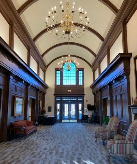 The lobby before renovation.