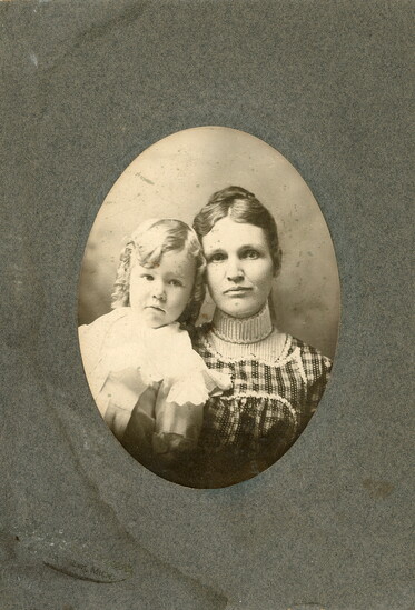 Hattie Skirvin and her daughter Pearl, whose formative years were spent in Texas. (Oklahoma Historical Society)