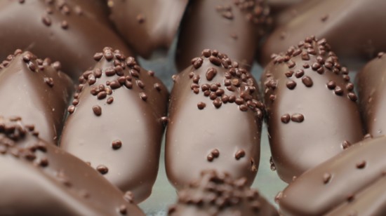 Desir 64% Cocoa: nougatine, hand-filled with dark Peruvian chocolate ganache, enrobed with dark chocolate.