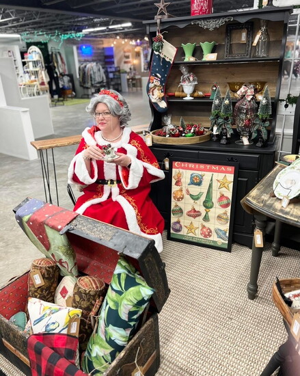 Photo Credit: Queen Bee Boutiques and The Vintage Bee