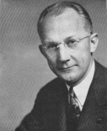 George Strake (1894-1969) In 1927 Strake moved to the Houston area and leased land near Conroe as an independent oilman. He struck oil in December 1931.