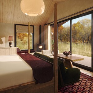 wff_accommodations_guest-house-bedroom_2021_002-300?v=1