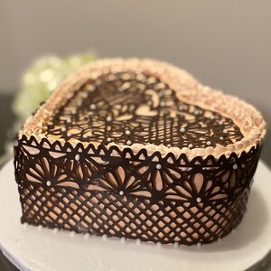 heart-chocolate-lace-cake_rhpaeo3h-300?v=1