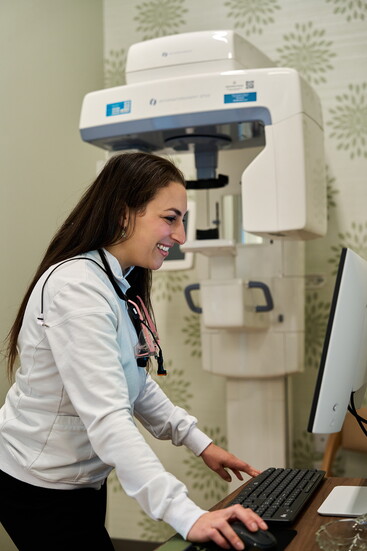 Advanced 3D imaging helps Dr. Arielle uncover root causes, not just symptoms—bringing clarity and confidence to every patient visit.