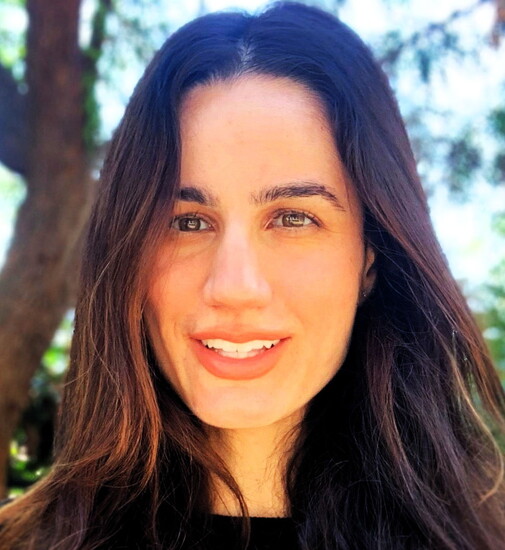 Roya Razin, AuD