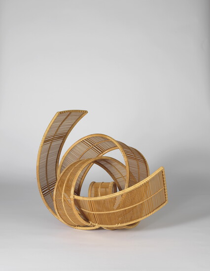 Yamaguchi Ryūun, White Wave, 2007, madake bamboo and rattan. Photo by Jamie Stukenberg Photography. Courtesy of the Carl & Marilynn Thoma Foundation.