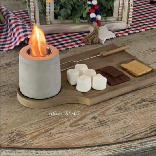 S’more Roasting Board Set from Interior Delights, $58.99 interiordelights.net/collections/2020s-new-arrivals/products/smore-roasting-board-set#product__main