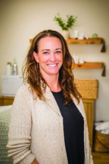  With a background as a registered dietician and an entrepreneur, Renee has spent years helping others achieve their health goals. 