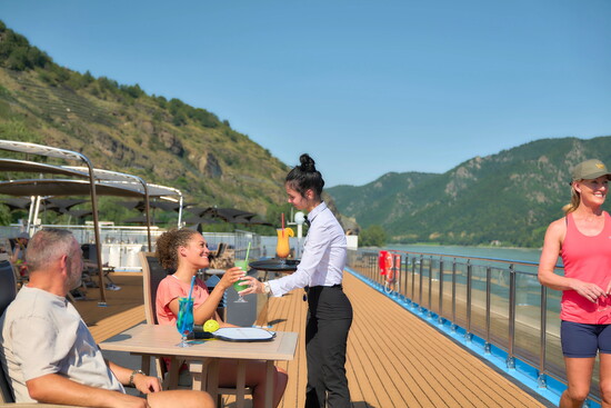 AmaMagna - Sip-n-Sail