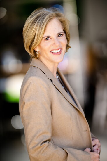 Photo Credit: Randy Schwartz, southbay-headshots.com