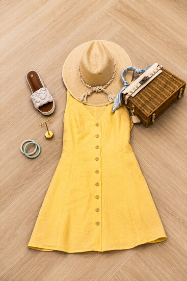Dress- Paige Hat- Tipsy Threads Jewellery- Michael Nash Shoes-Bernie Mev Purse- Self Same 