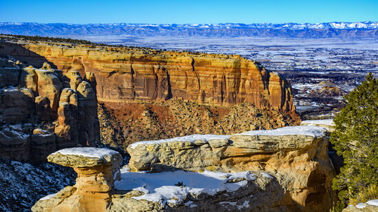Monument to Mesa, View of the Valley