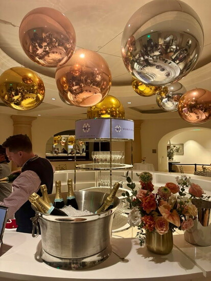 World of Pinot Bubble Lounge