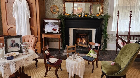 Featured image for Very Merry Rose Mont