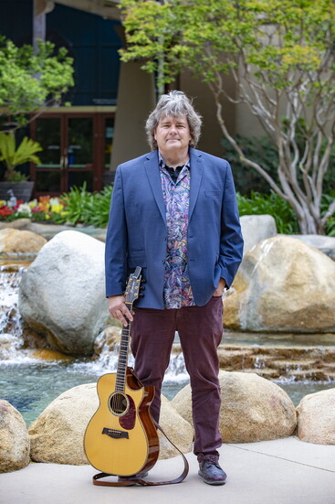 From Hall & Oates to Santana, Vince’s setlist is a journey through three decades of iconic music.