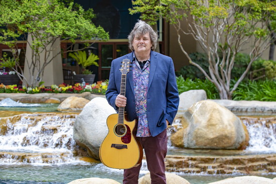 A seasoned professional, Vince performs up to 250 shows a year across wineries, casinos, and intimate venues.