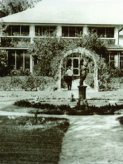Palmer’s home at The Oaks (her Osprey Point Estate) in the mid-20th century.