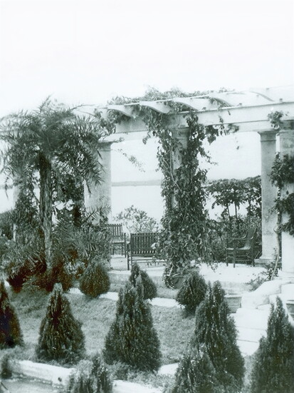 Palmer’s Sunken Garden and Pergola in the 1920s.