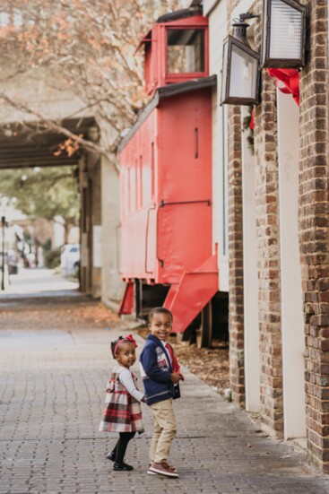 Maia and Chris Prince on Morris Avenue for Christmas photos. Photo by Kelsey Justice.