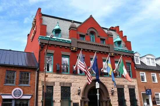 Lightfoot Restaurant 