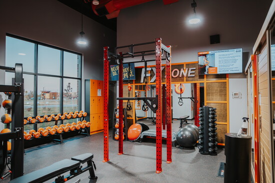 The FX Zone is HOTWORX's 24/7 weight-training space. Perfect for balancing isometrics + HIIT. Cross-functional training = stronger, faster, better results.