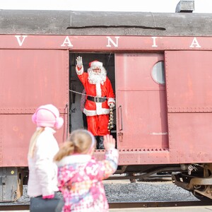 2018_wcrr_christmas_santa_train_117-300?v=1