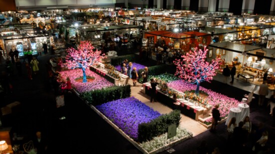 A row of dealer booths on the show floor at the 2024 show/Image by Warner Tidwell