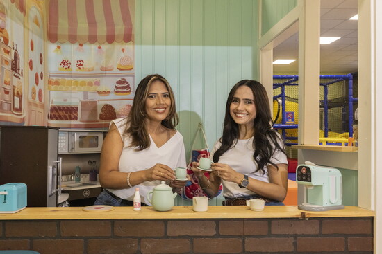 Leslie Font and Paulina Rosero