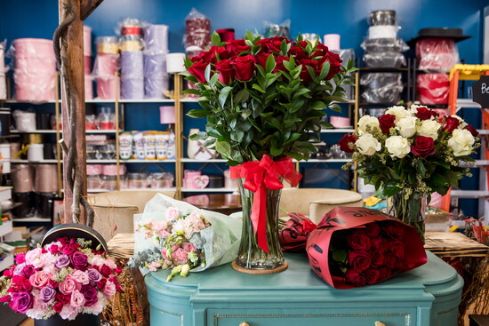 Floral design captures the beauty of nature in a unique design.