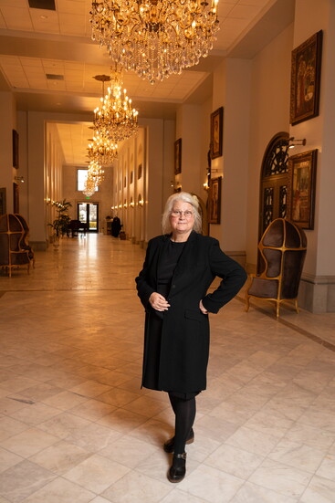 Susan Roghani, Chateau des Fleurs