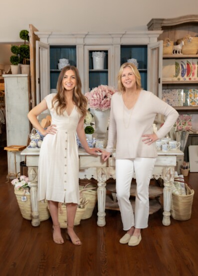 Alexandra Pollock (L) and Rhonda Pollock, Maison Blue