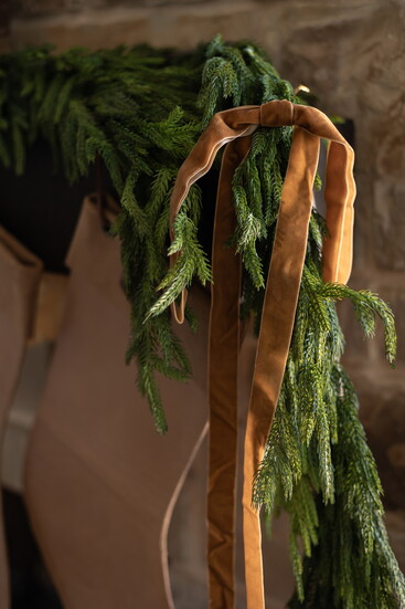 Similar tones can work well together by incorporating different materials.